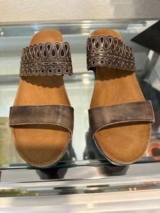 Naot wedge sandals - Rise (vintage bronze) size 42